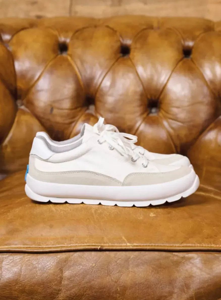 Babati - ijswit canvas/suede