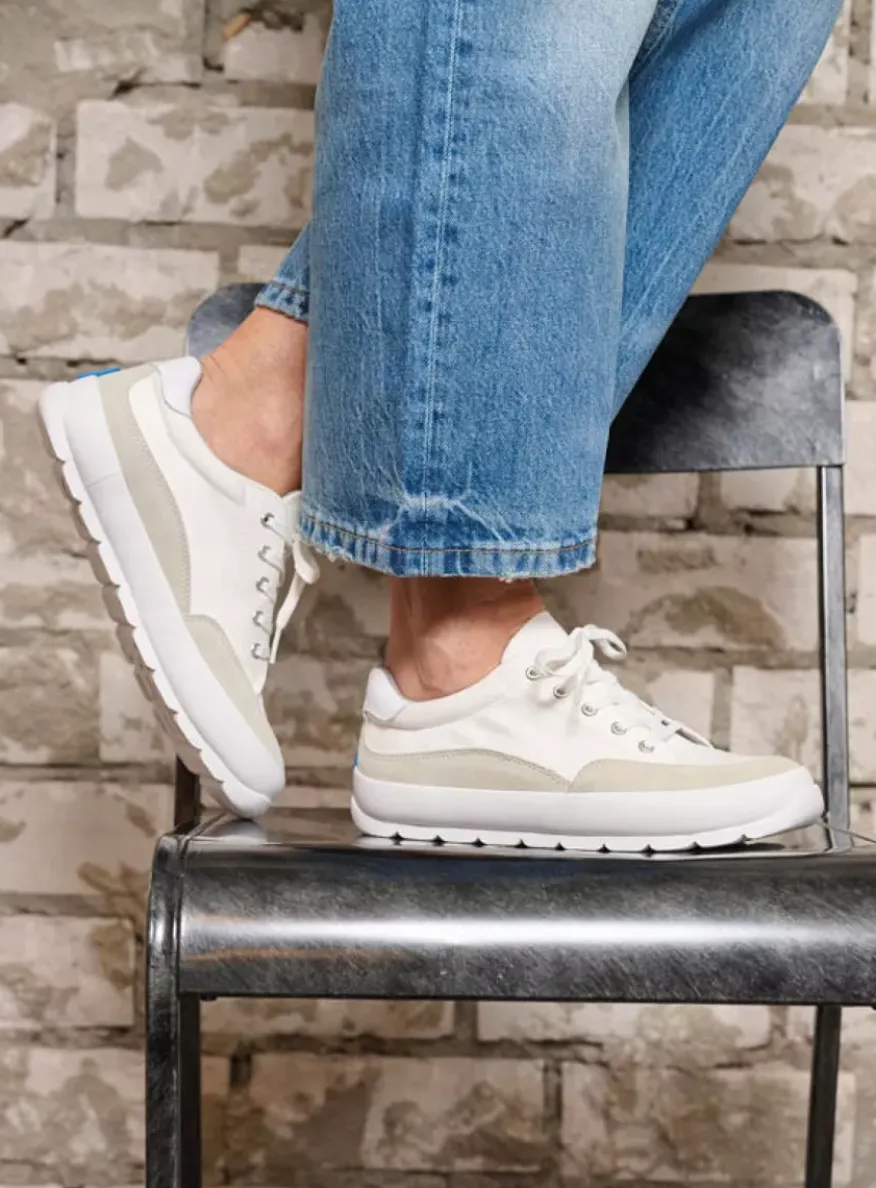 Babati - ijswit canvas/suede