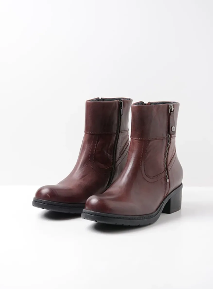 Fairview XW - bordeauxrood leer